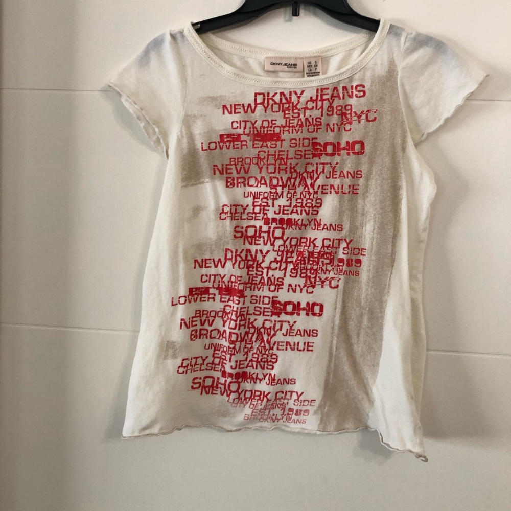 DKNY T-shirt🦋